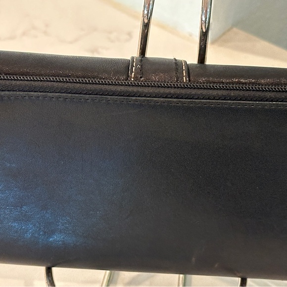 EUC Coach wallet b/w leather - Picture 2 of 5